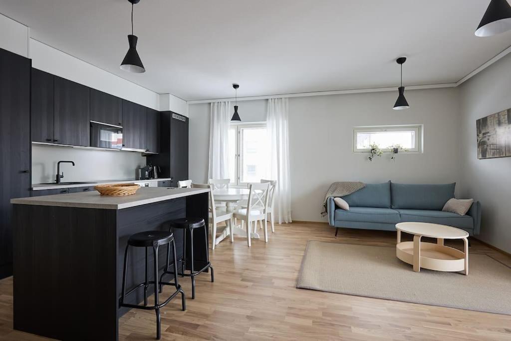 Saunallinen Uudiskohde Logomon Vieressae, Ilmainen Autohallipaikka + Wi-fi Apartamento *